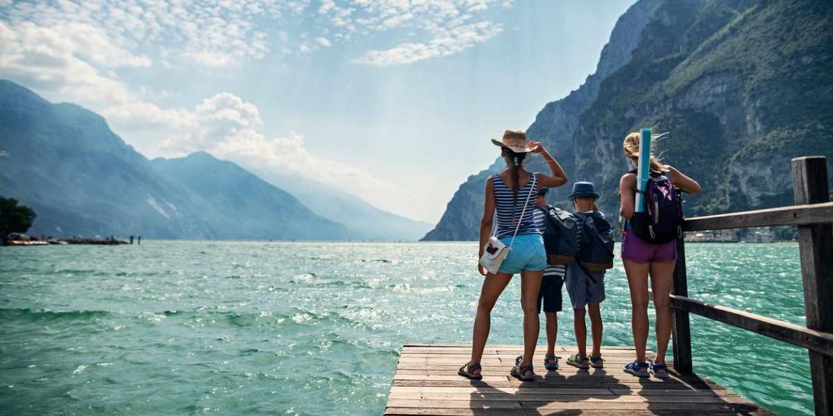 boat-trip-to-lake-garda