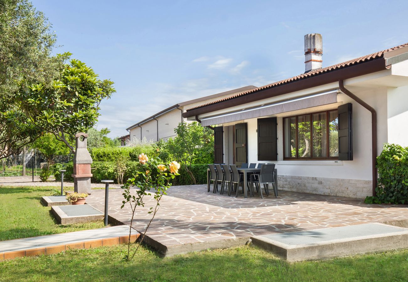 Villa in Lazise - Villa Delle Coste With Pool