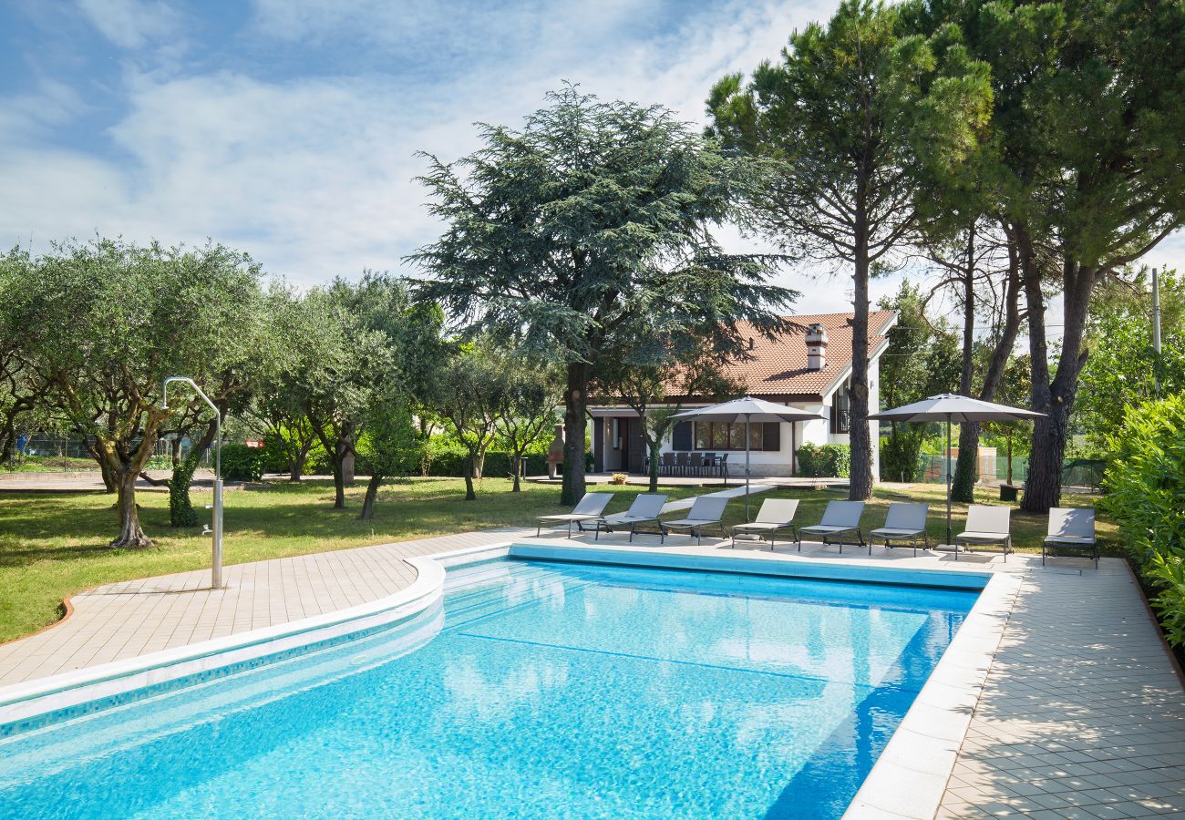 Villa in Lazise - Villa Delle Coste With Pool