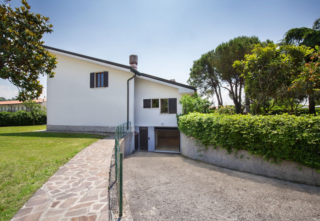 Villa in Lazise - Villa Delle Coste With Pool