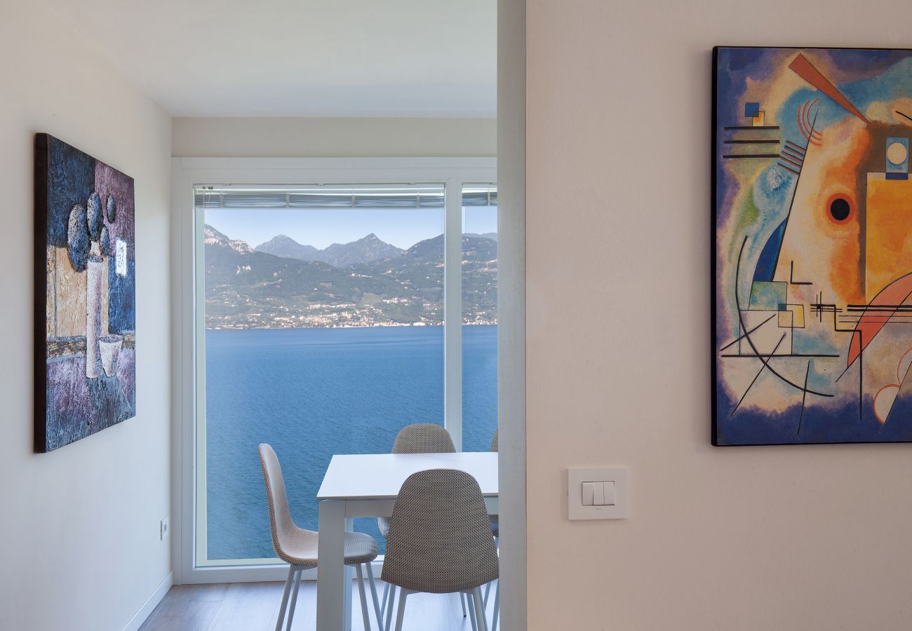 Ferienwohnung in Torri del Benaco - Paradise Apartment With Pool