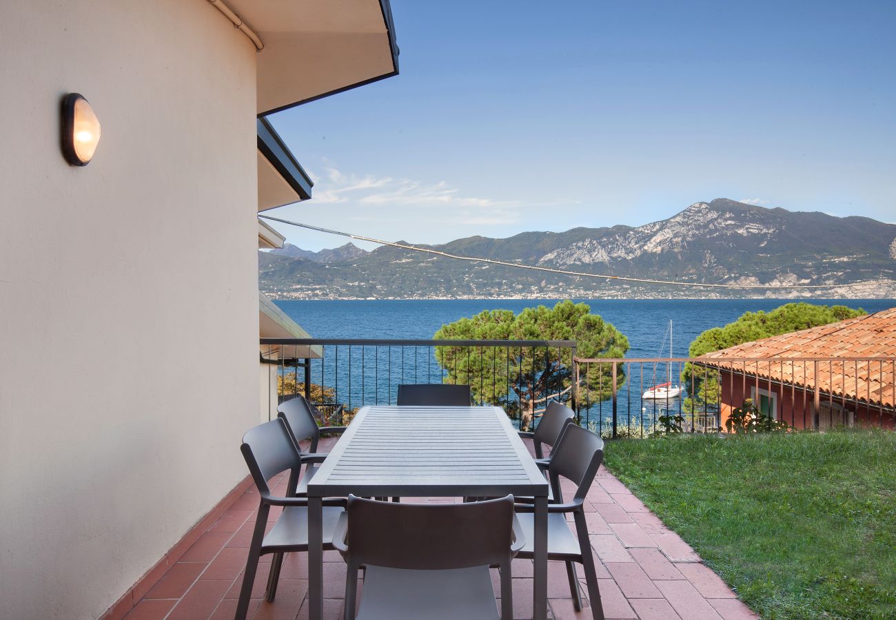 Appartamento a Torri del Benaco - Greenery Loft With Lake View