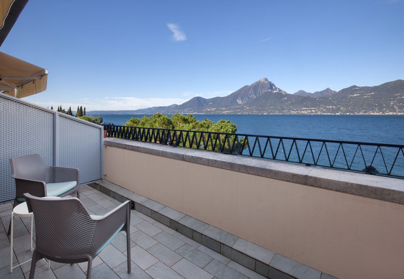 Appartamento a Torri del Benaco - Greenery Loft With Lake View