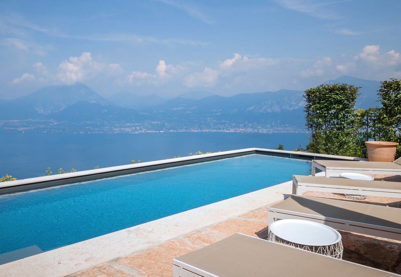 Villa a San Zeno di Montagna - Only Adult Villa Montelago With Pool